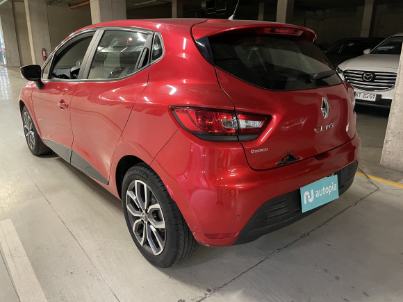 RENAULT CLIO 2019 82.000 Kms.